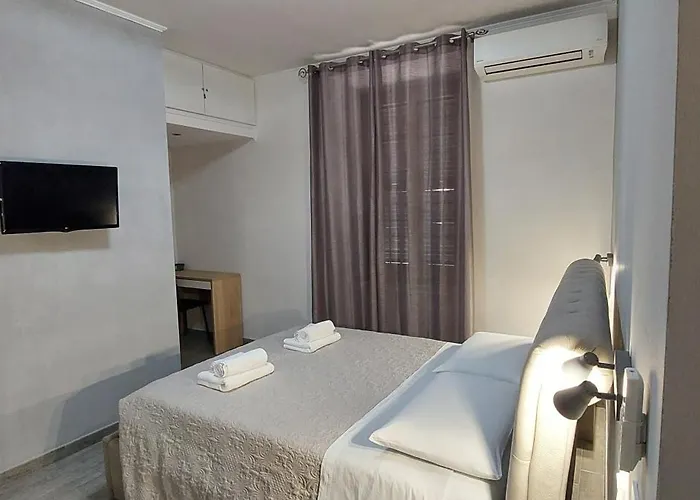 Mcm בית הארחה 4*